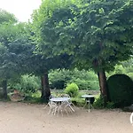 Chateau De Gardes Bed & Breakfast Castin