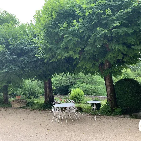 Chateau De Gardes לינה וארוחת בוקר Castin