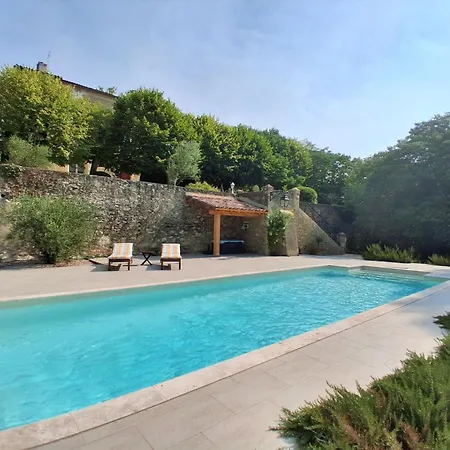 Chateau De Gardes 3*
