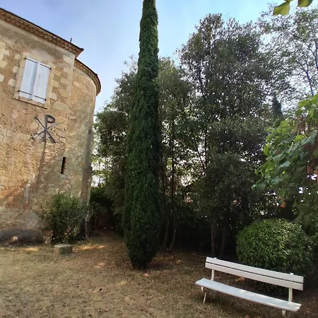 Chateau De Gardes 3*