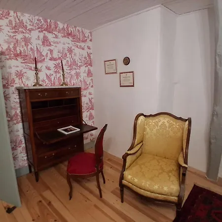 Bed and breakfast Chateau De Gardes 3*