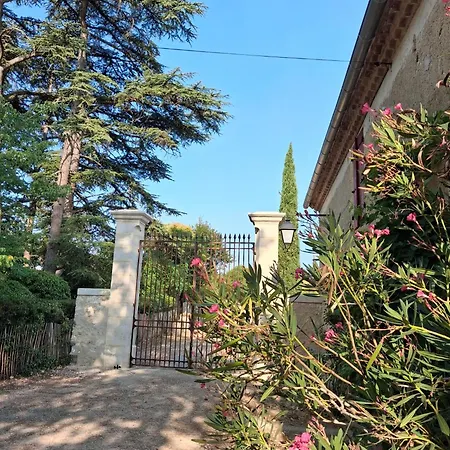 Bed and breakfast Chateau De Gardes Castin