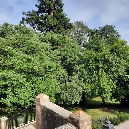 Chateau De Gardes Bed and breakfast 3*
