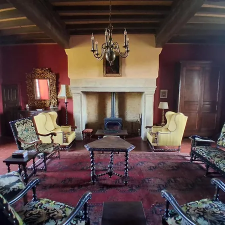 Chateau De Gardes Bed and breakfast