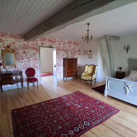 Bed and breakfast Chateau De Gardes