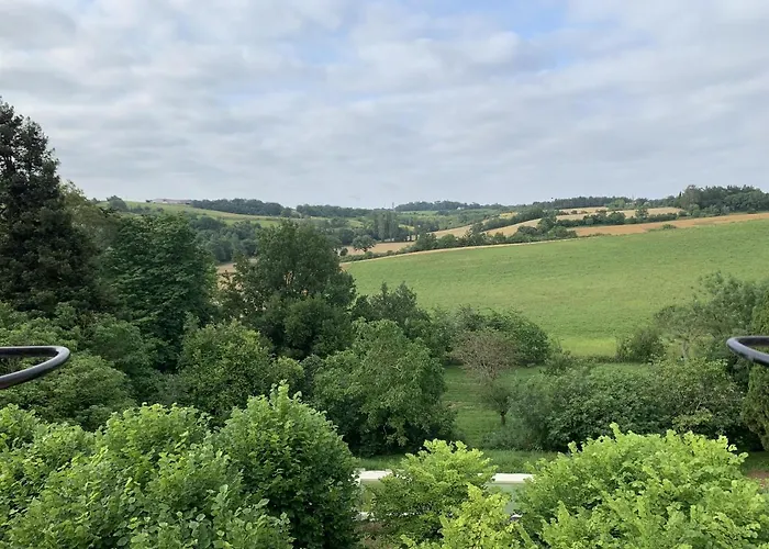 Chateau De Gardes Bed and breakfast Castin