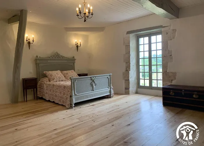 Chateau De Gardes Castin