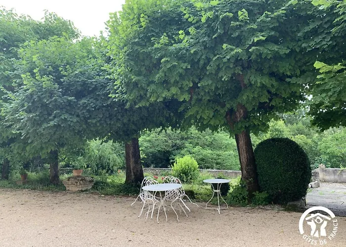 Chateau De Gardes Bed and breakfast Castin