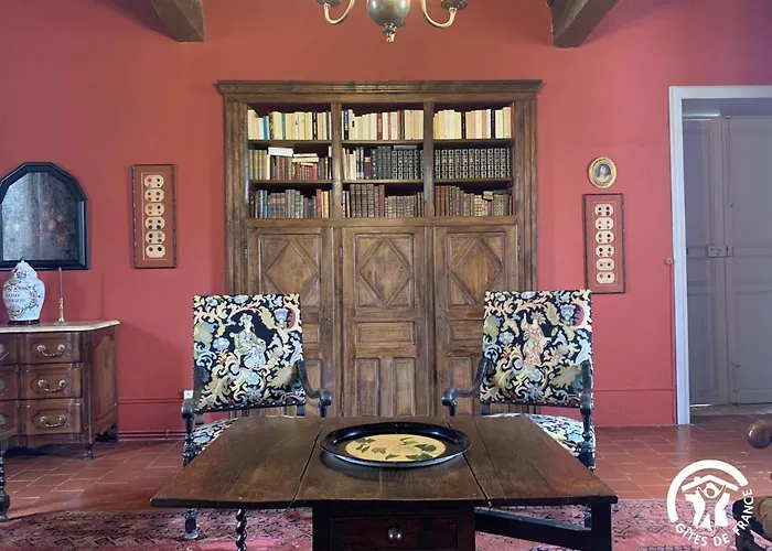 Chateau De Gardes 3*